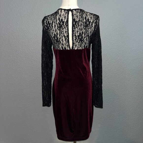 BISOU BISOU Burgundy Stretch Velvet & Black Lace Bustier Corset Style Top EUC- 8 - Picture 5 of 12